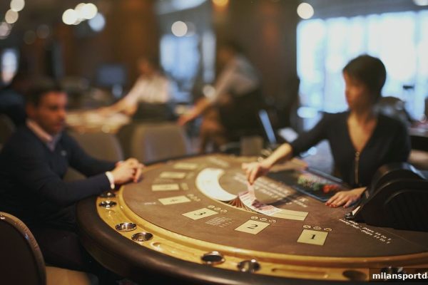 米兰体育深度指南：幸运飞艇与骰宝的全方位玩法与实战技巧